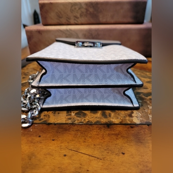 Michael Kors Rose Phone Bag - Picture 5 of 10